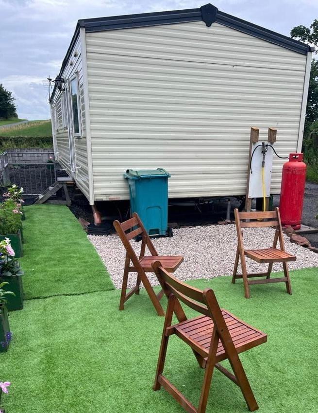 4-Bedroom Cosalt Caravan In Uddingston, Glasgow Dış mekan fotoğraf