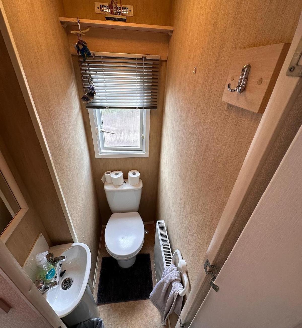 4-Bedroom Cosalt Caravan In Uddingston, Glasgow Dış mekan fotoğraf