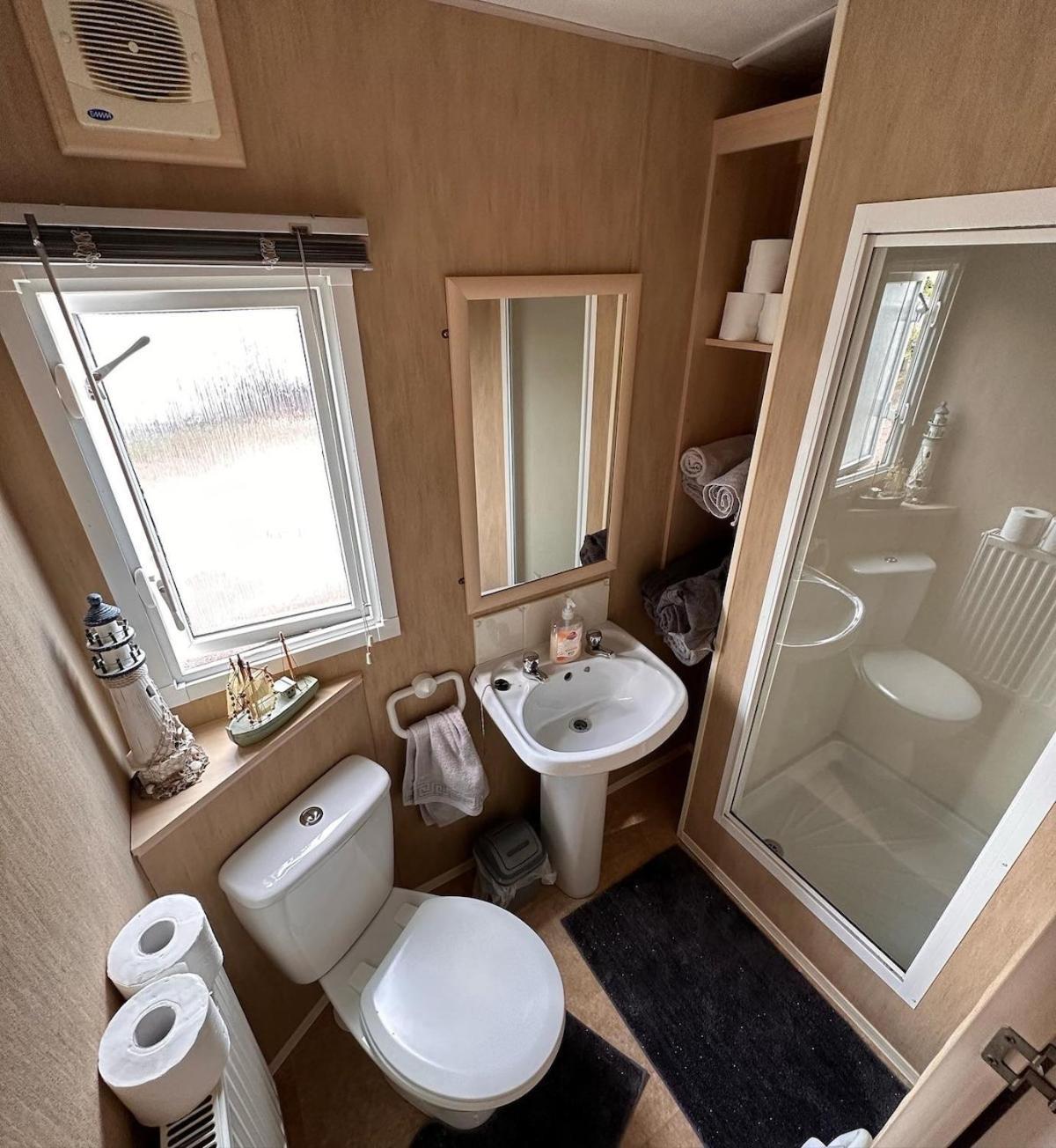 4-Bedroom Cosalt Caravan In Uddingston, Glasgow Dış mekan fotoğraf
